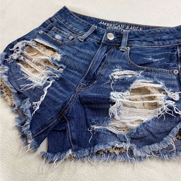 American Eagle Women’s Shorts Hi-Rise Festival Denim Jean Shortie Holes Crochet - Picture 3 of 11